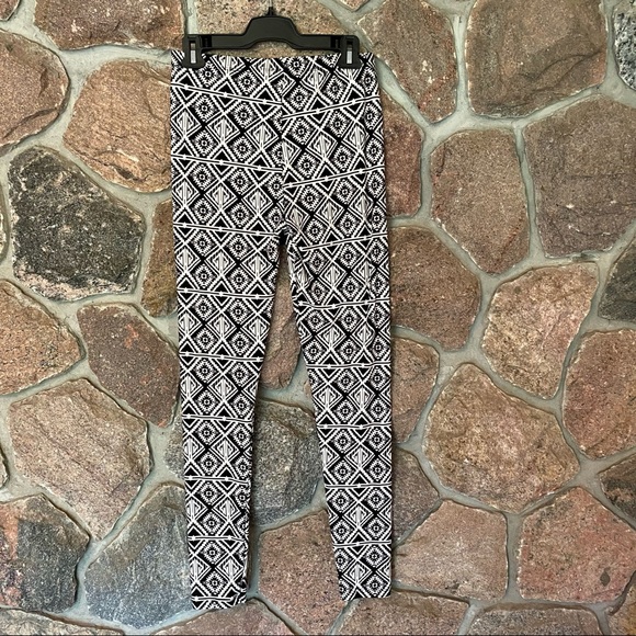New condition black and white tribal design leggings - Picture 3 of 4